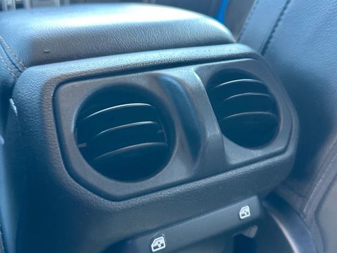 Used 2022 Jeep Wrangler Unlimited Sahara AWD/4WD image 24