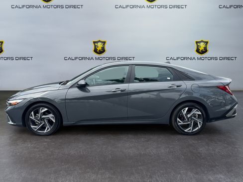 Used 2025 Hyundai Elantra Sport FWD image 2