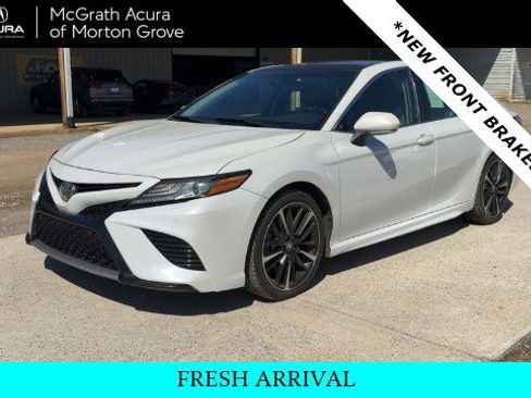 Used 2018 Toyota Camry XSE image 1