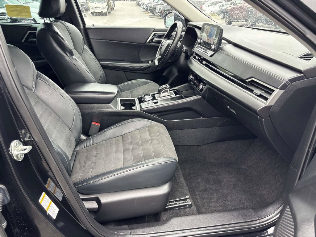 Used 2023 Mitsubishi Outlander Ralliart AWD/4WD image 19