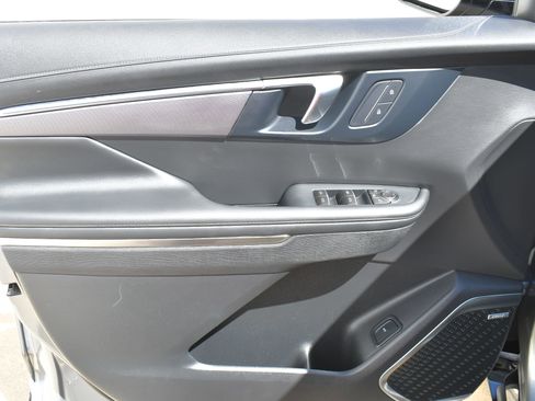 Used 2025 Buick Enclave Sport Touring FWD image 11