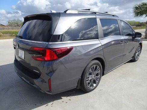 New 2026 Honda Odyssey Touring image 4
