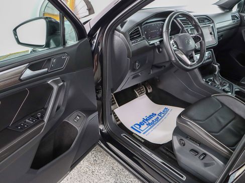 Used 2022 Volkswagen Tiguan SEL R-Line AWD/4WD image 3