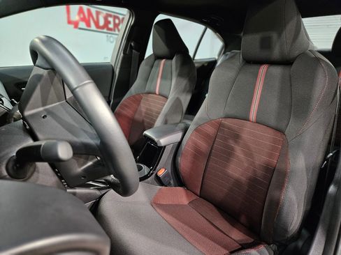 Used 2025 Toyota Corolla SE image 23