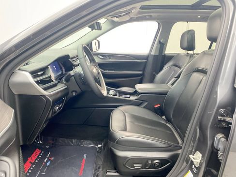 Used 2023 Jeep Grand Cherokee 30th Anniversary AWD/4WD image 14