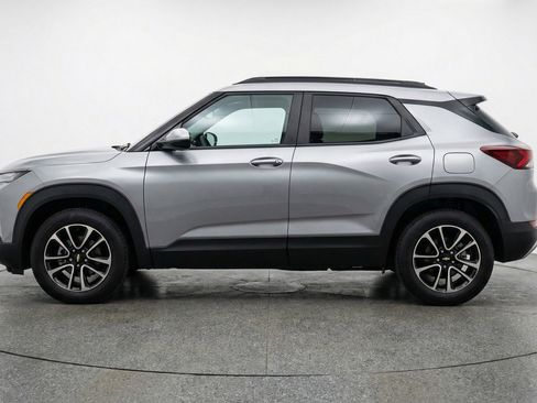 Used 2025 Chevrolet TrailBlazer LT image 5