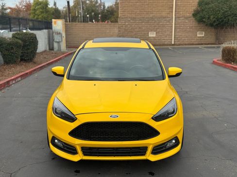 Used 2018 Ford Focus ST w/ Equipment Group 402A FWD image 9