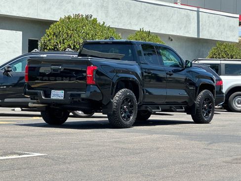 Used 2026 Toyota Tacoma SR5 AWD/4WD image 5
