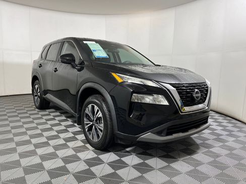 Used 2023 Nissan Rogue SV image 6