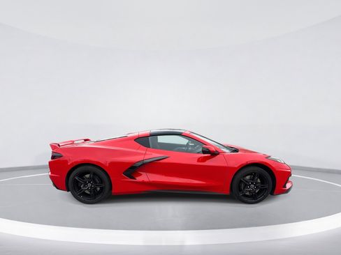 Used 2022 Chevrolet Corvette Stingray Preferred Cpe w/ Z51 Performance Package image 9