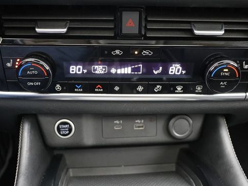 Used 2023 Nissan Rogue SL w/ SL Premium Package image 23