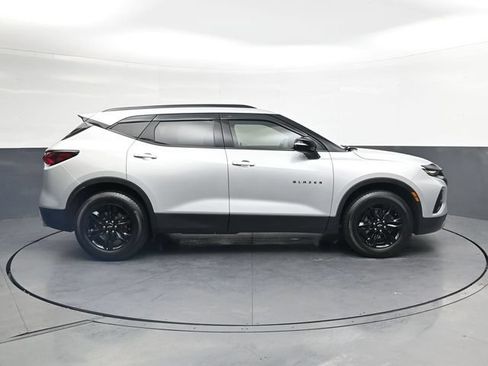 Used 2021 Chevrolet Blazer LT FWD image 3