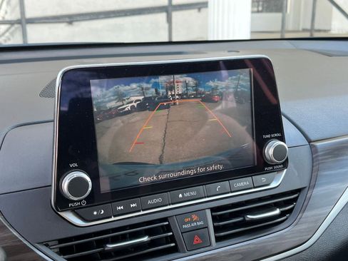 Used 2025 Nissan Altima 2.5 SV image 22