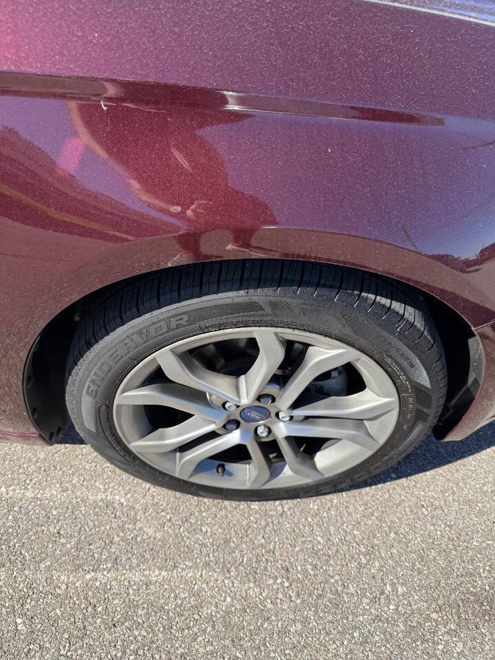 Used 2017 Ford Fusion SE w/ Equipment Group 201A FWD image 42