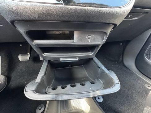 New 2027 Chrysler Pacifica Select FWD image 33