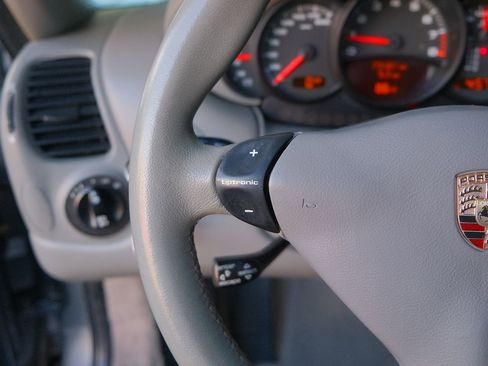 Used 2002 Porsche 911 Carrera image 17