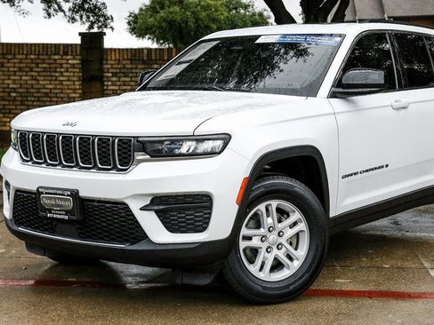 Used 2023 Jeep Grand Cherokee Laredo w/ Luxury Tech Group I image 13