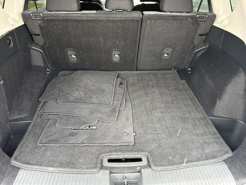 Used 2021 Nissan Rogue SV FWD image 17