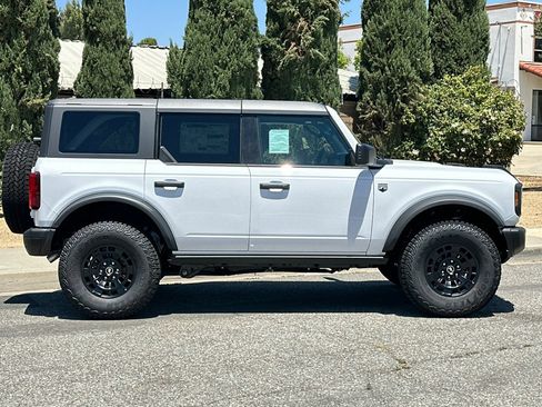 New 2026 Ford Bronco Big Bend w/ Black Diamond Package AWD/4WD image 3