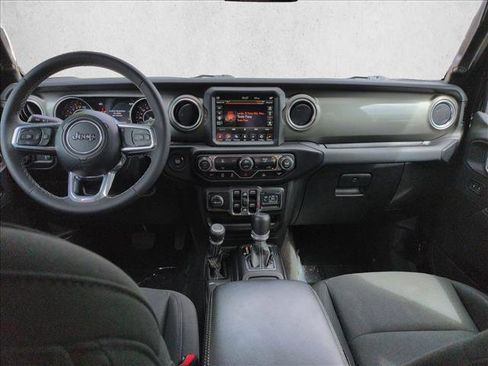 Used 2023 Jeep Gladiator Overland AWD/4WD image 17