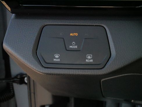 Used 2024 Volkswagen ID.4 2WD image 26