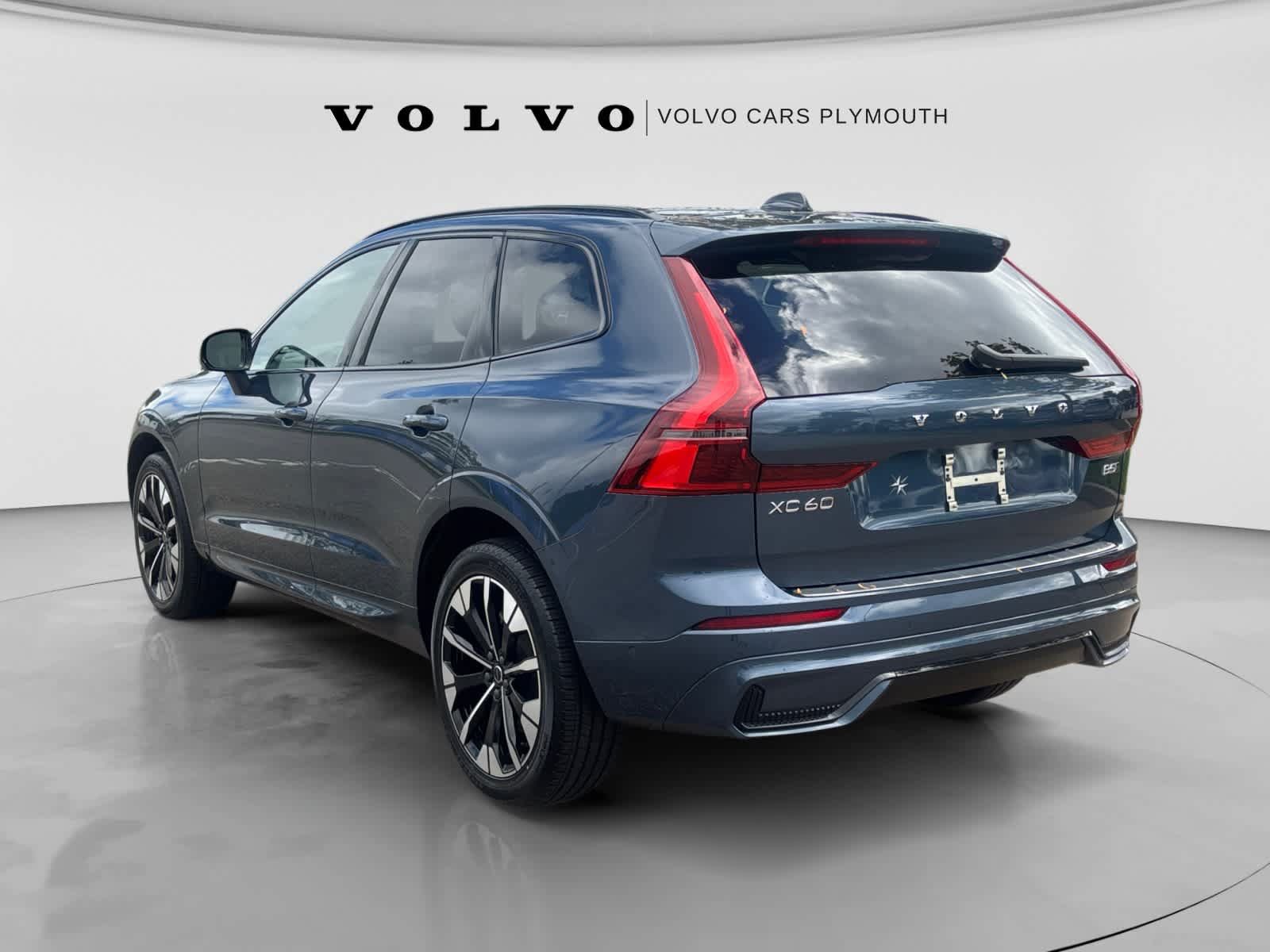 Used 2026 Volvo XC60 B5 Plus AWD/4WD image 5