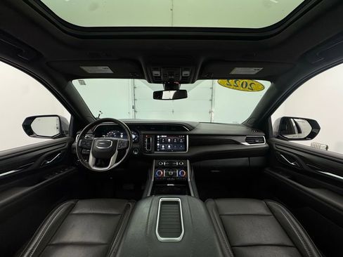 Used 2022 GMC Yukon XL Denali image 3