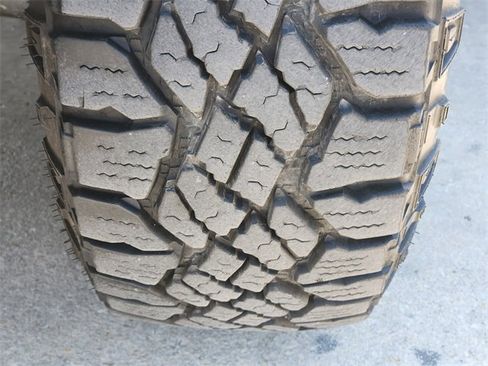 Used 2022 GMC Sierra 1500 AT4 w/ AT4 Premium Package image 11