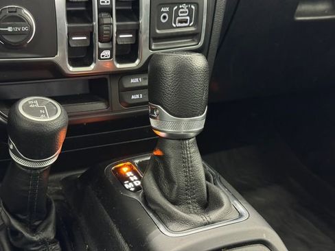 Used 2022 Jeep Gladiator Willys image 25