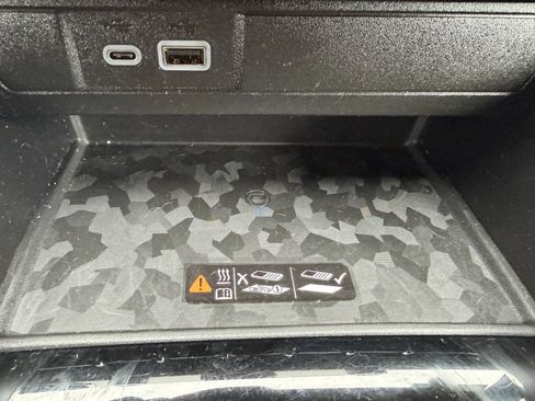 Used 2023 GMC Canyon AT4 w/ AT4 Premium Package image 26