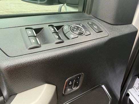 Used 2017 Ford F250 Lariat w/ Lariat Ultimate Package AWD/4WD image 16