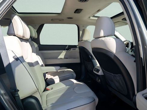 Used 2024 Hyundai Palisade Calligraphy image 16