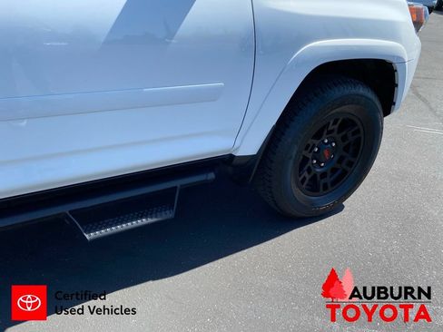 Certified 2024 Toyota 4Runner TRD Off-Road Premium w/ Moonroof Package AWD/4WD image 11