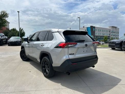 Used 2024 Toyota RAV4 LE FWD image 5