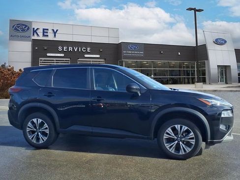 Used 2023 Nissan Rogue SV image 4