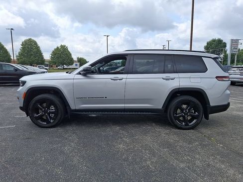 Certified 2024 Jeep Grand Cherokee L Altitude AWD/4WD image 6