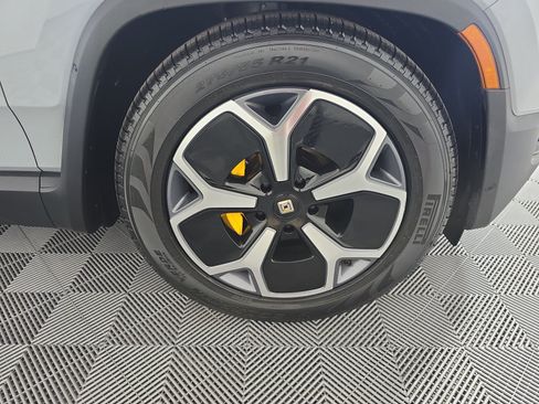 Used 2024 Rivian R1S Adventure AWD/4WD image 11