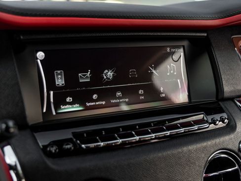 Used 2023 Rolls-Royce Cullinan image 32