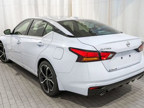 New 2025 Nissan Altima 2.5 SR image 4