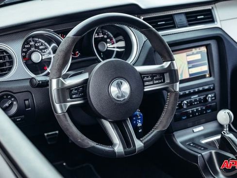 Used 2010 Ford Mustang Shelby GT500 image 6