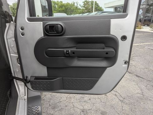 Used 2010 Jeep Wrangler Unlimited Sahara w/ Trailer Tow Group AWD/4WD image 27