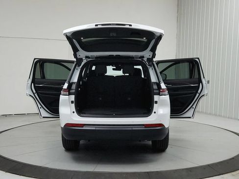 New 2026 Jeep Grand Cherokee L 4WD image 14