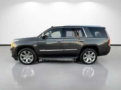 Used 2017 Cadillac Escalade Luxury RWD image 6