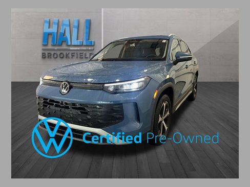 Used 2025 Volkswagen Tiguan SE w/ Panoramic Sunroof Package AWD/4WD image 1