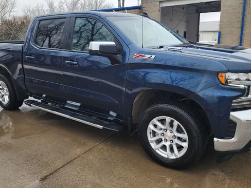 Used 2021 Chevrolet Silverado 1500 LT w/ All Star Edition Plus image 3