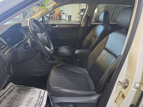 Used 2024 Volkswagen Tiguan SE FWD image 10