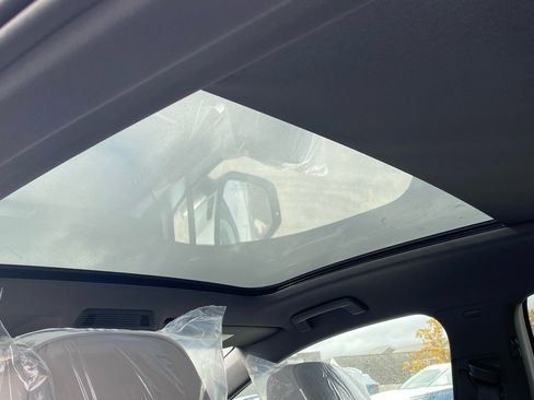 New 2026 Volkswagen Tiguan SE image 10