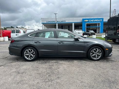 Used 2023 Hyundai Sonata SEL FWD image 2
