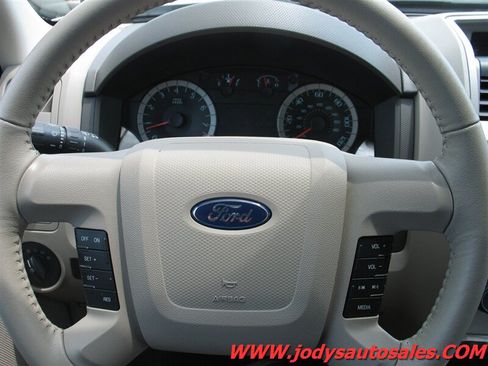 Used 2012 Ford Escape XLT AWD/4WD image 16