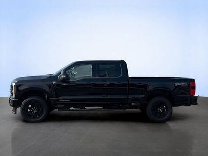 New 2026 Ford F350 Lariat w/ Black Appearance Package